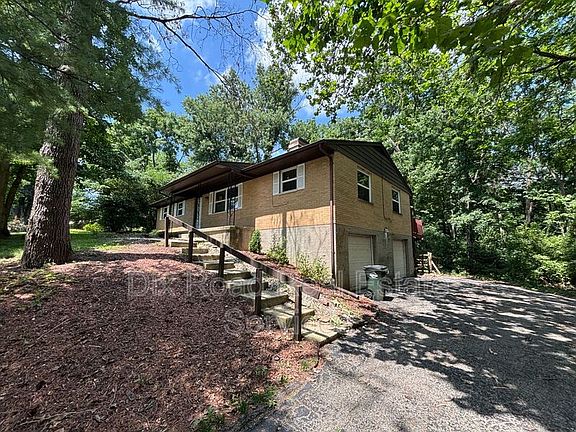 3rd image of 7914 Woody Hollow Dr