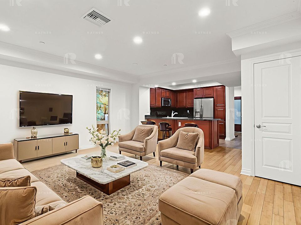 1st image of 5056 Laurel Canyon Blvd #102