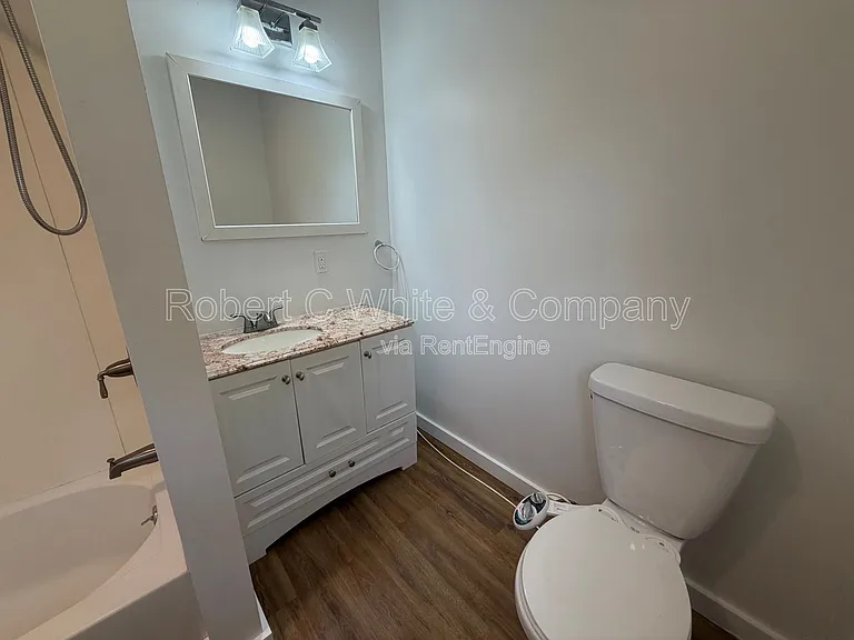 202 Main St — Photo 16