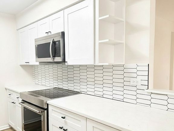 5th image of 1424 Stonebridge Cir #12