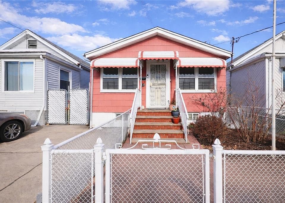 1st image of 1425 Remsen Ave