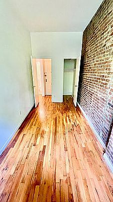 5th image of 58 W 84th St APT 2R