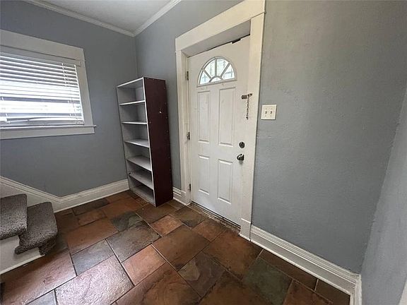 5th image of 1037 Sandusky Ave