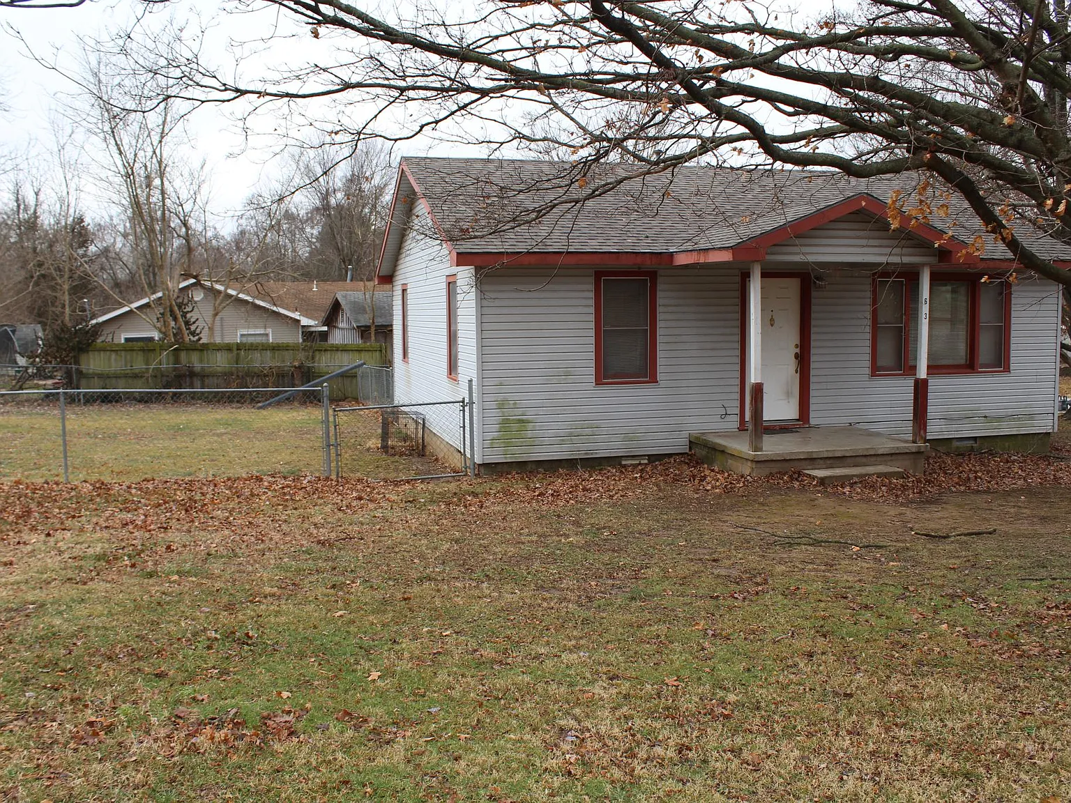 2 bed, 840 sqft, $950 — Photo 2