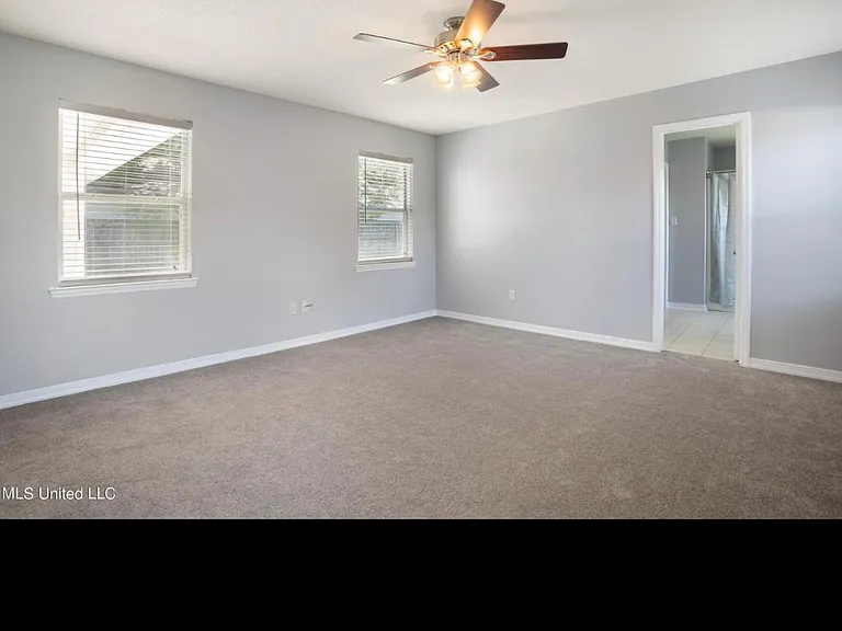 10483 Steeplechase Dr — Photo 13