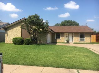 1618 SE 4th St, Grand Prairie, TX 75051