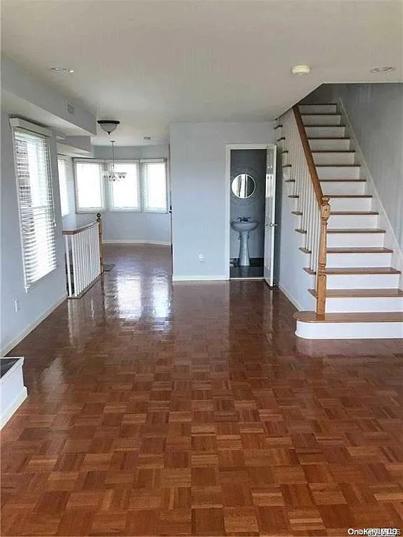 2 bed, 1.5 bath, 1000 sqft, $4,200 — Photo 2