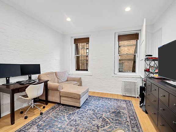 2nd image of 626 E 14th St #2
