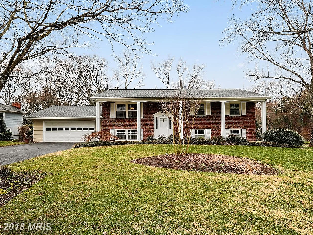 1057 Ulmstead Cir photo 1