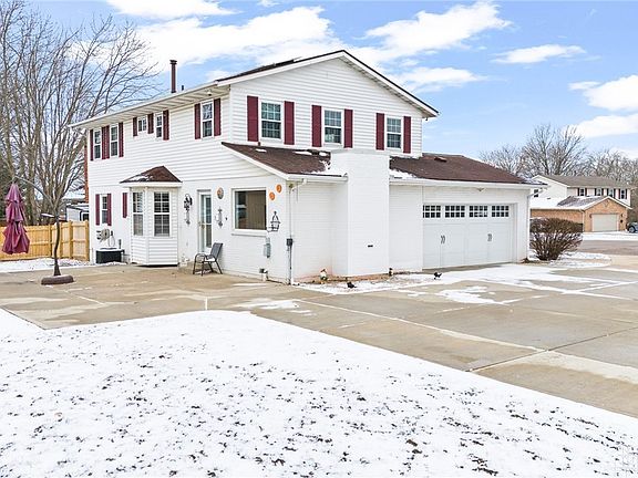 3rd image of 6300 Lindsey Ct