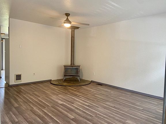 5th image of 4943 Beachway Dr NE