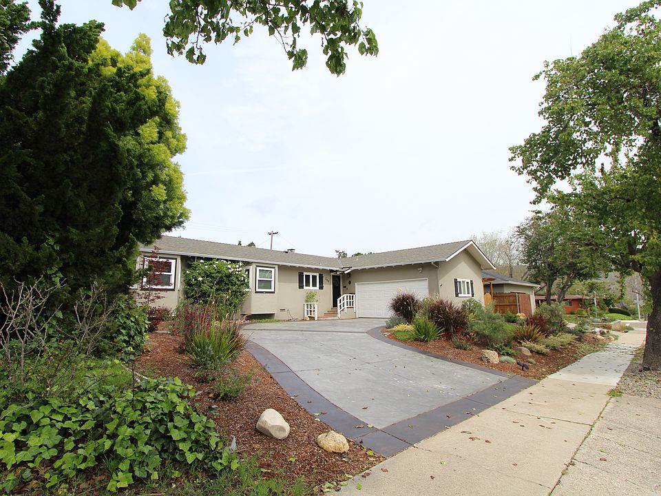 1st image of 286 Highland Dr