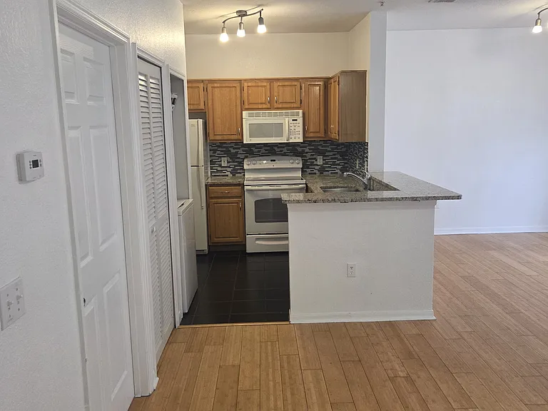 6013 Westgate Dr #2421 — Photo 22