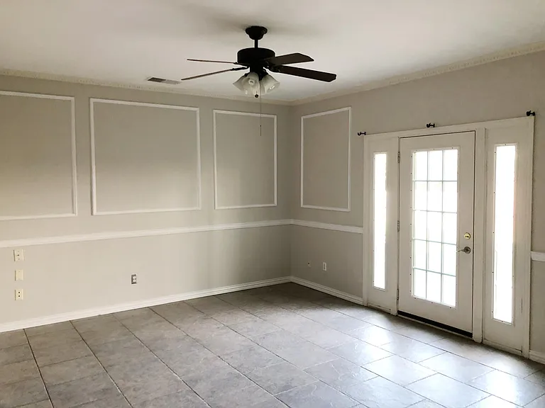 6417 Calloway Dr — Photo 8
