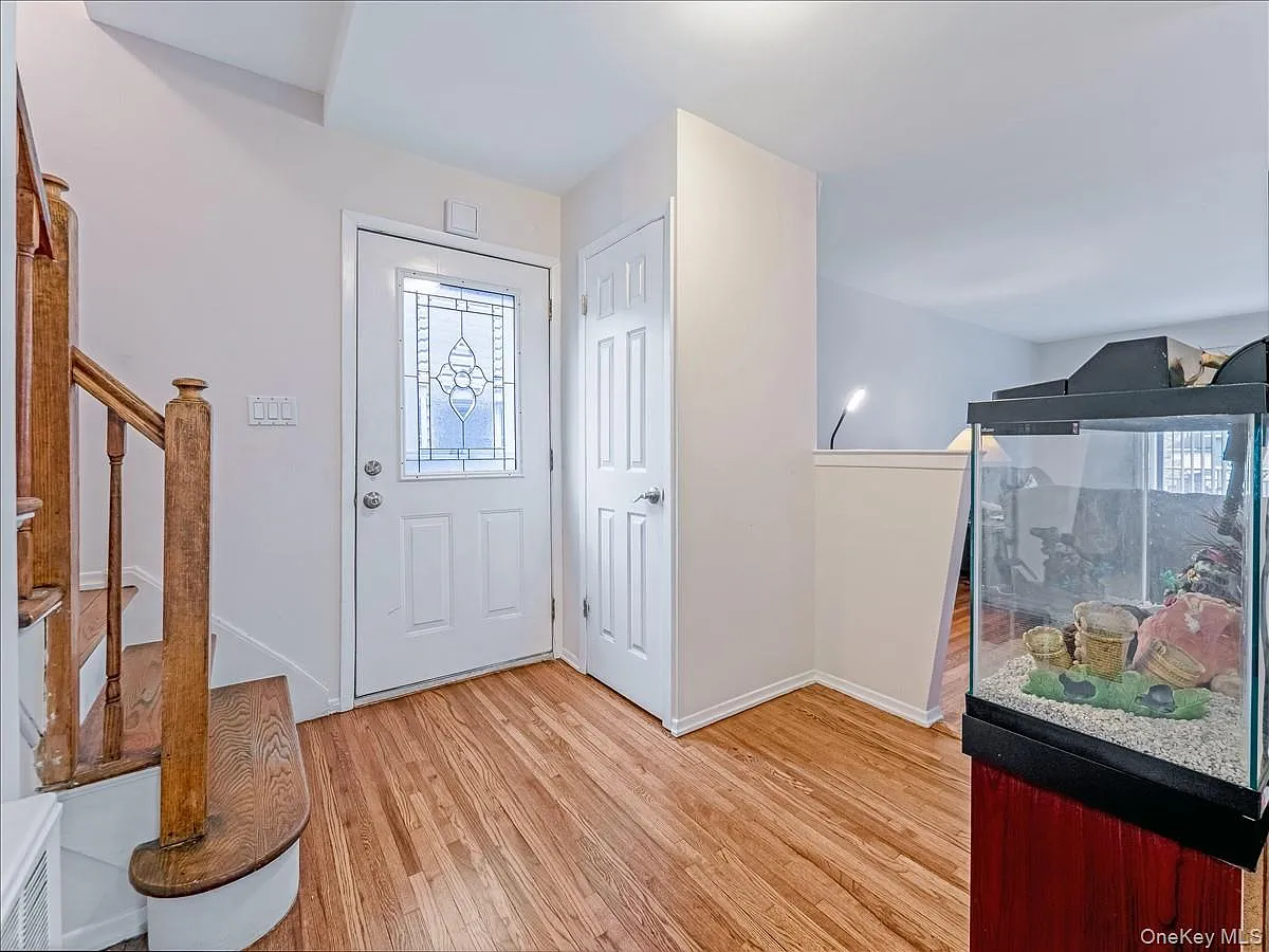 3 bed, 2227 sqft, $4,500 — Photo 2