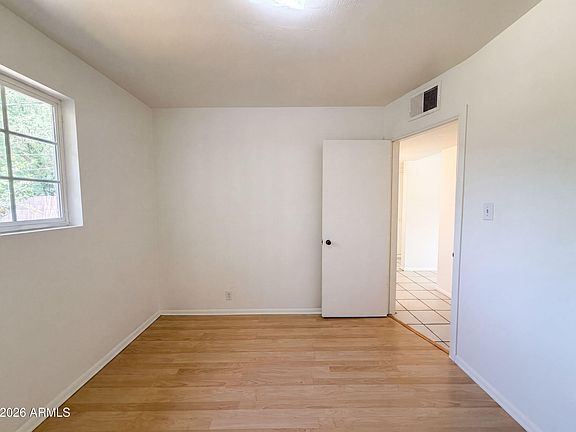 4th image of 1426 E WILLIAMS Street