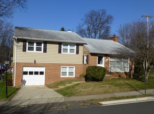 5401 27th St N, Arlington, VA 22207