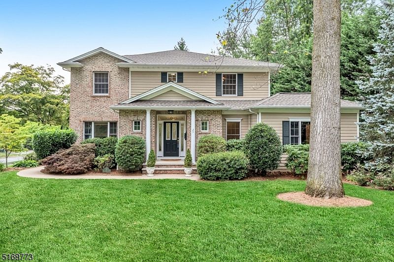 1st image of 25 Candlewood Dr