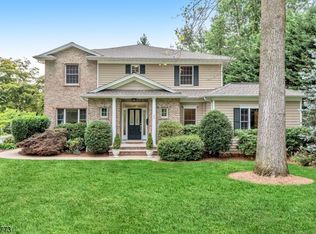 25 Candlewood Dr, New Providence, NJ 07974