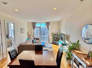 2024 N California Ave APT 3D, Chicago, IL 60647