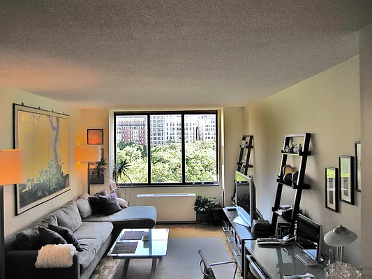 Rented by Newell and Assoc. | media 11