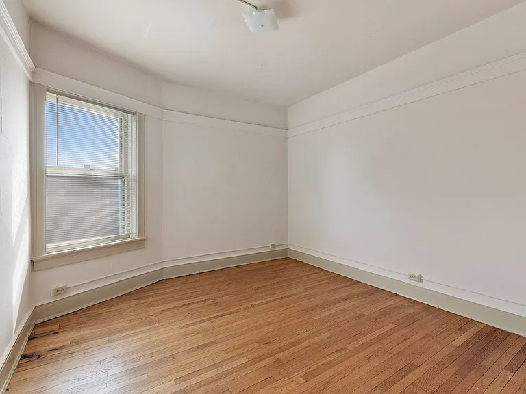 2335 W Wisconsin Ave — Photo 12