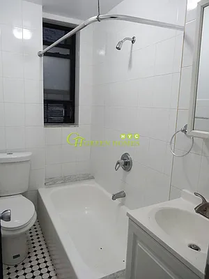 Rented by Green Home NY Realty LLC | media 35