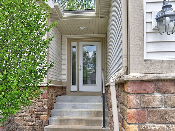 2nd image of 926 N Sandalwood Cir