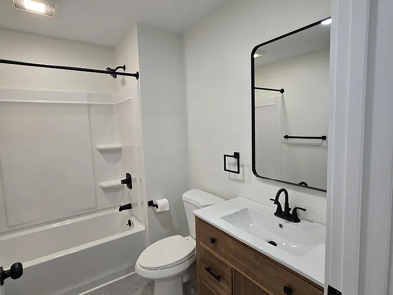 20-22 Poirier Pl #3 — Photo 4