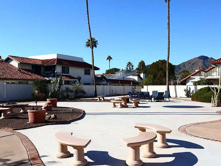 5804 N Scottsdale Rd — Photo 38