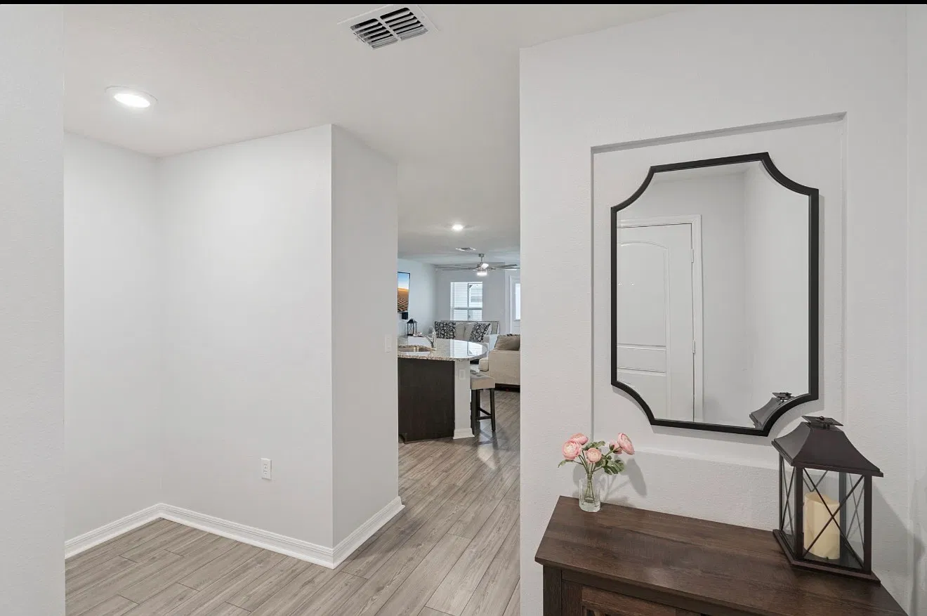 2 bed, 2.5 bath, 1616 sqft, $2,000 — Photo 3