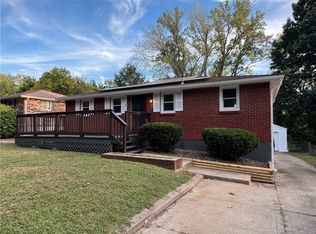 4417 NE Sunnybrook Ln, Kansas City, MO 64117