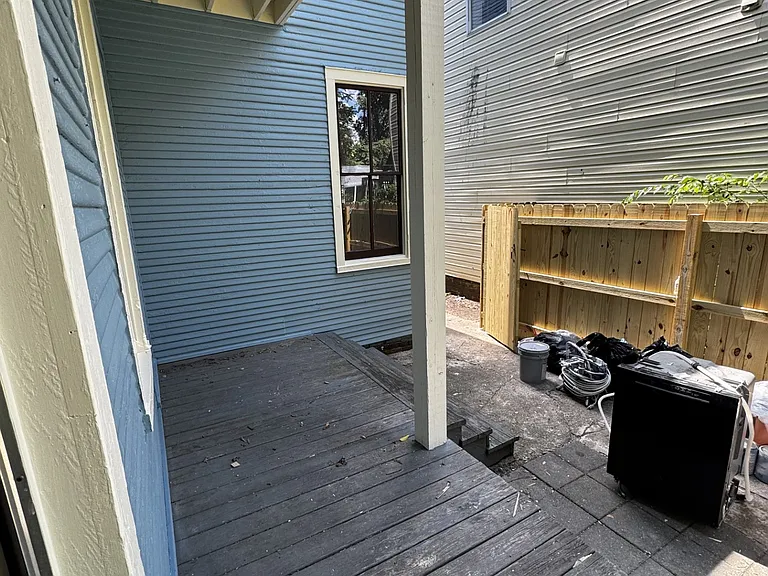 1507 Perry St — Photo 14