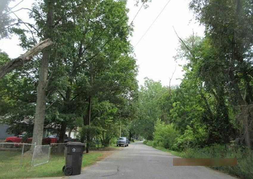 2nd image of 3511 Market St