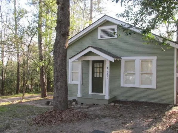 1921 Avenue N 1/2 N, Huntsville, TX 77340