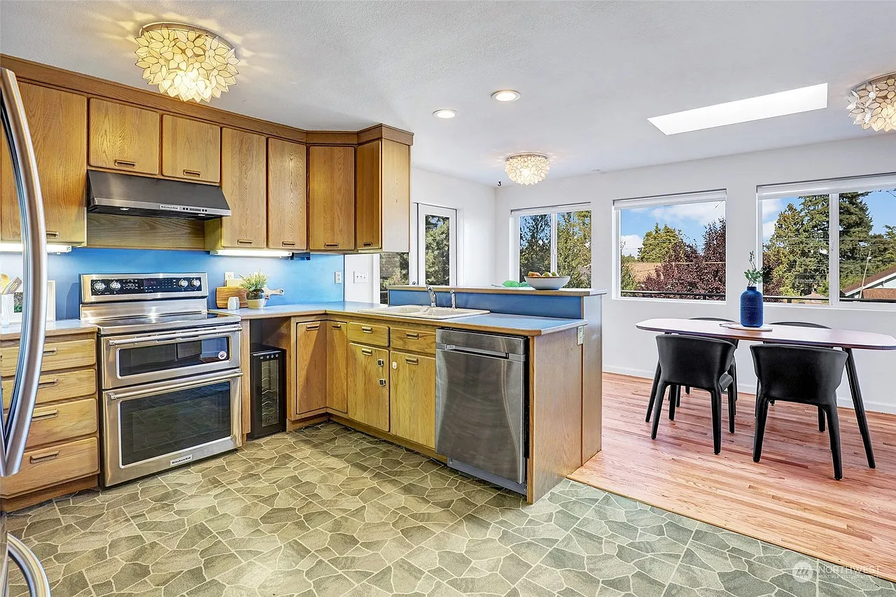 2 bed, 1015 sqft, $2,800 — Photo 2