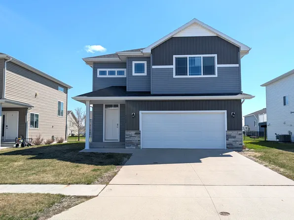 4532 12th St S, Moorhead, MN 56560