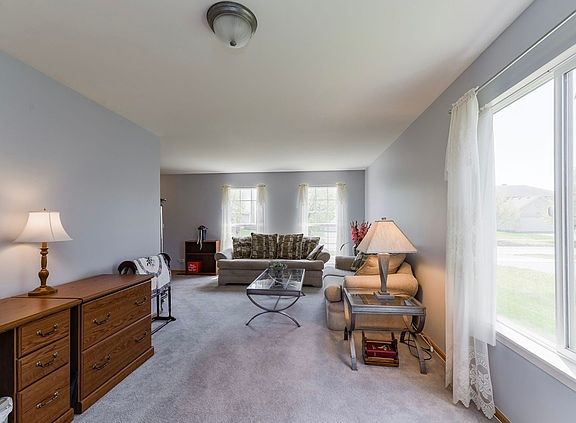 4th image of 2340 Prescott Dr