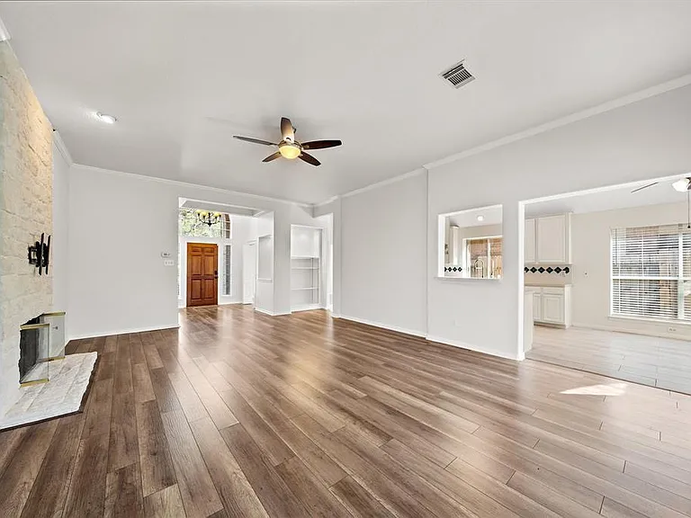 3310 Shadowchase Dr — Photo 3