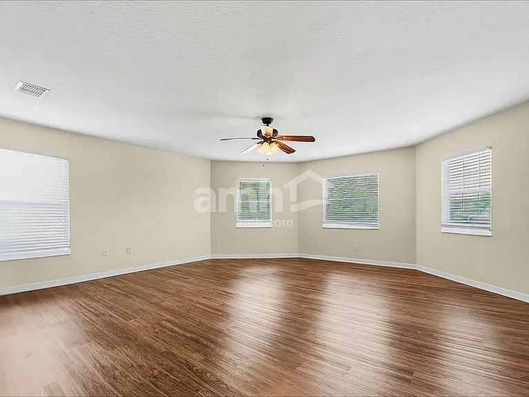 3247 Chessington Dr — Photo 10