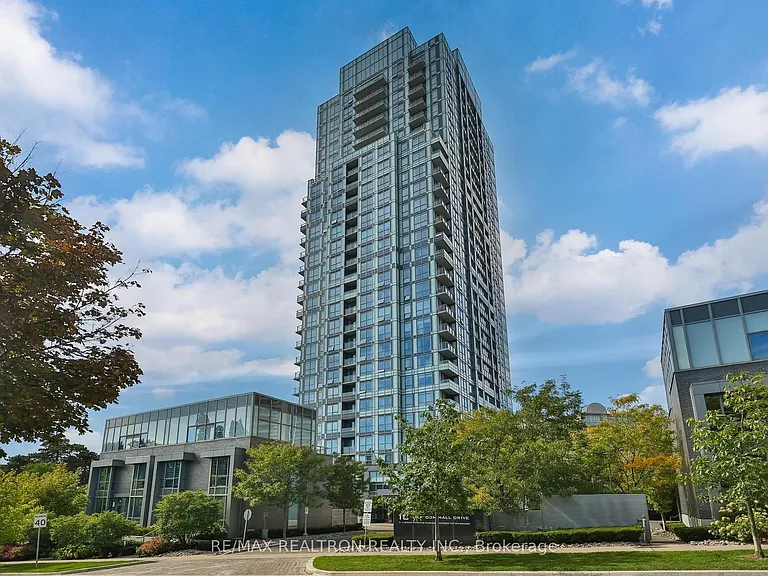 18 Graydon Hall Dr #301 — Photo 1