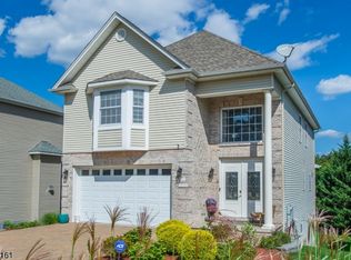 10 Romano Ct, Butler, NJ 07405