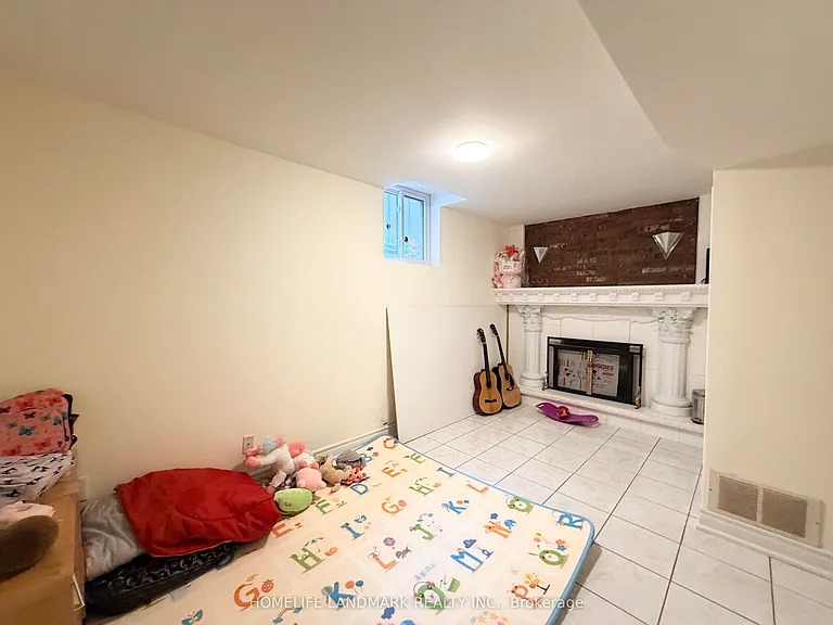 2587 Credit Valley Rd — Photo 5