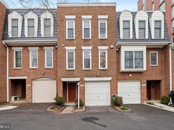 1610 Key Blvd, Arlington, VA 22209