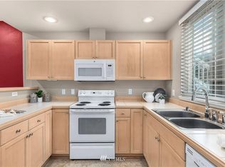 25235 SE Klahanie Blvd APT K101, Sammamish, WA 98029