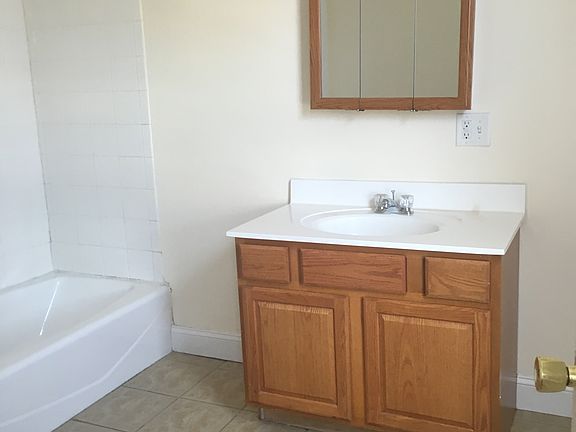 3rd image of 27 Bowers St #27