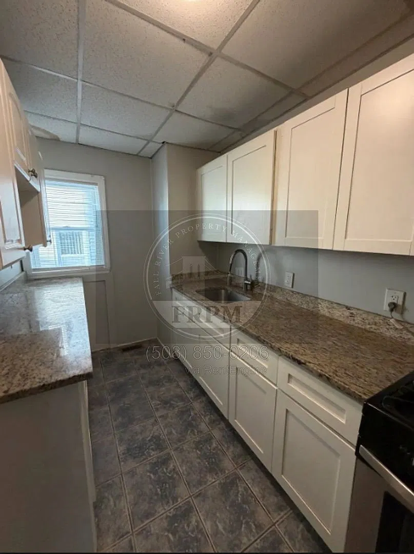 3 bed, 1.0 bath, $1,800 — Photo 1