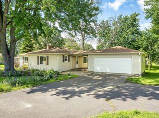 8350 E River Rd, Minneapolis, MN 55432