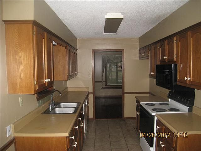 2nd image of 6892 Fox Den Dr