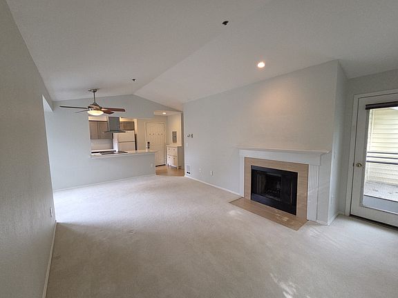 3rd image of 2740 118th Ave SE APT 302